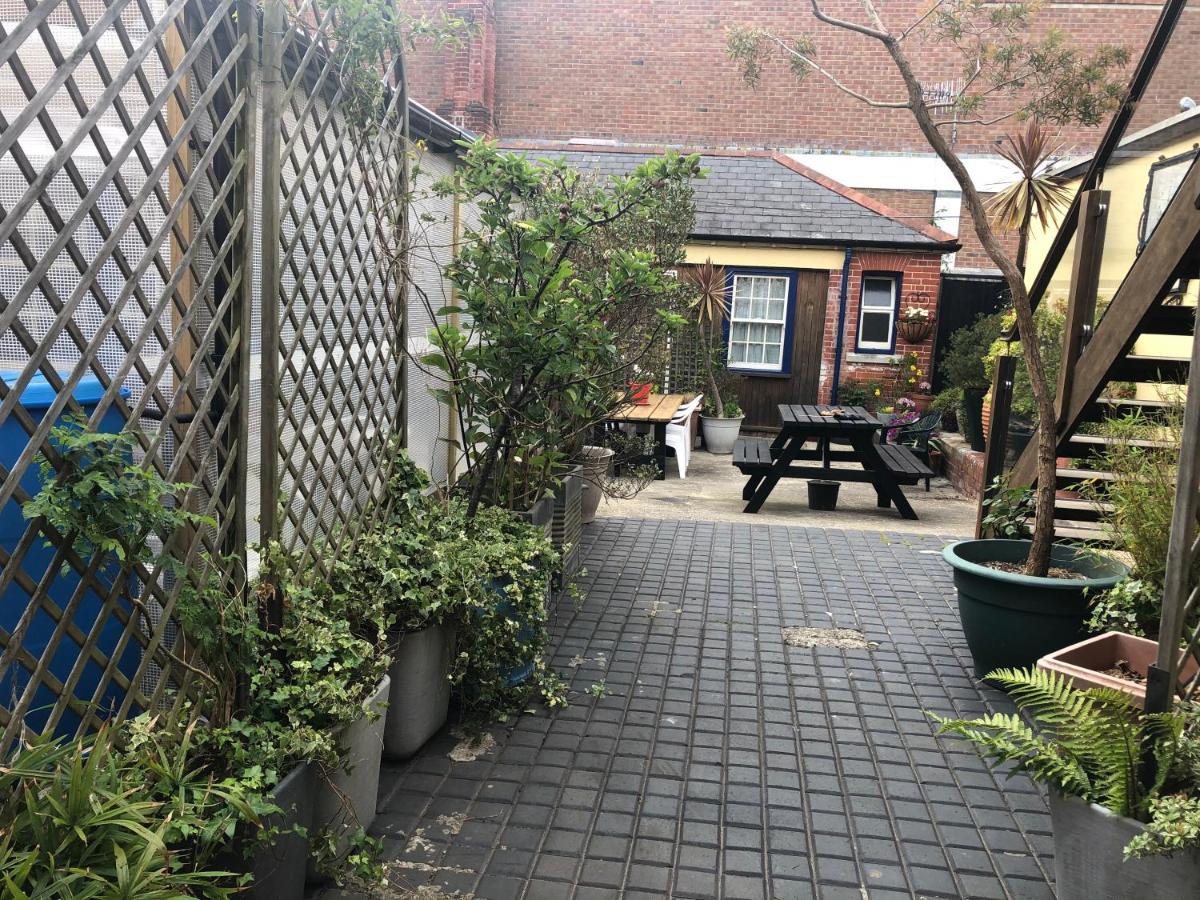 ホテル The Royal Oak ウェーマス エクステリア 写真